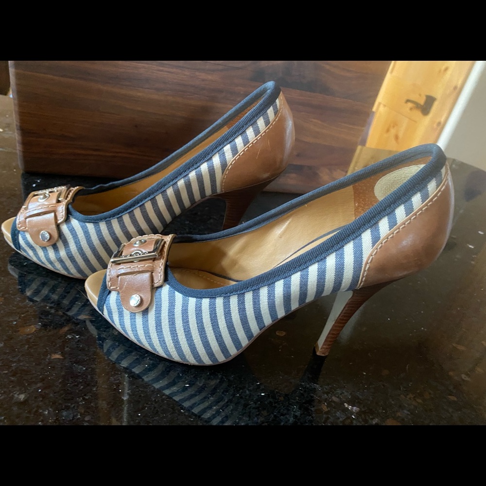 Giana Bini Blue and White Boulevard